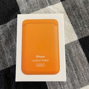 IPhone Leather Wallet w/MagSafe-California Poppy